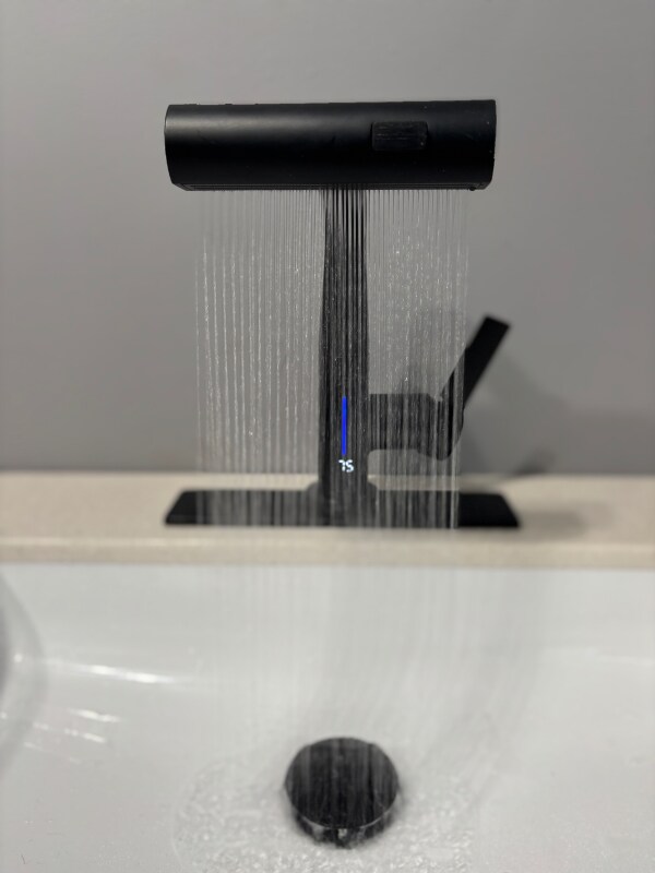 Building Photo - 10624 Mayfield Ave