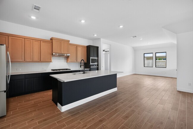 Building Photo - 16231 Sheridan River Trl