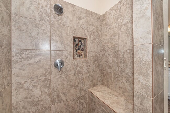 Building Photo - 1578 Chateau Dr