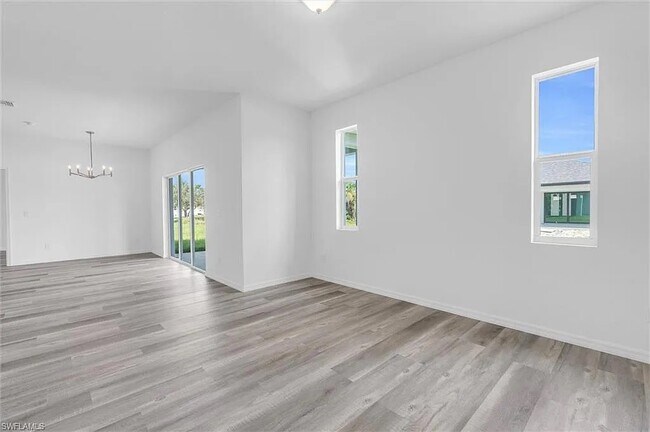 Building Photo - 422 NE 20th Terrace