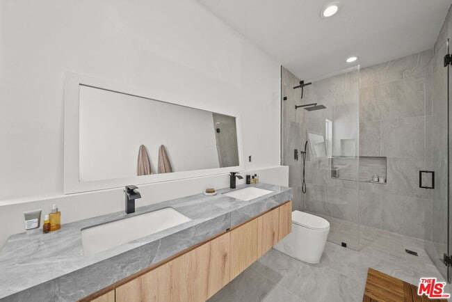 Building Photo - 6295 Ivarene Ave