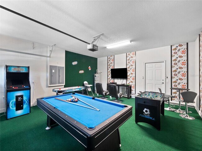 Building Photo - 8825 Rhodes St