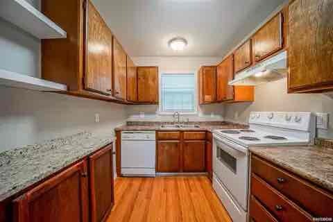 Building Photo - 683 Amity Rd