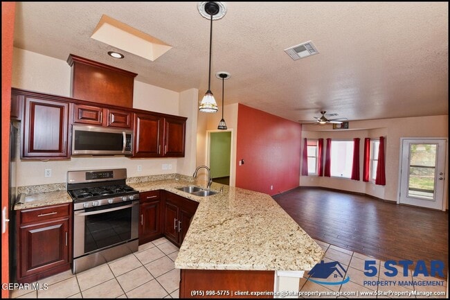 Building Photo - 11989 Mesquite Miel Dr