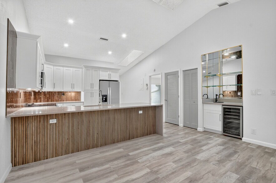 Building Photo - 22576 Vistawood Way