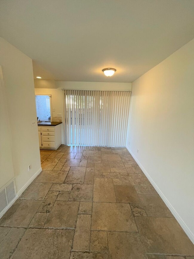 Building Photo - Todd Ranch Townhome- Enjoy The Community Pool!