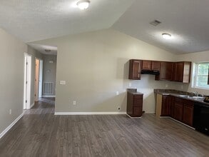 Building Photo - 372 Overlook Dr