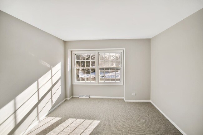 Building Photo - Renovated 4-Bedroom Home in Olympia Fields