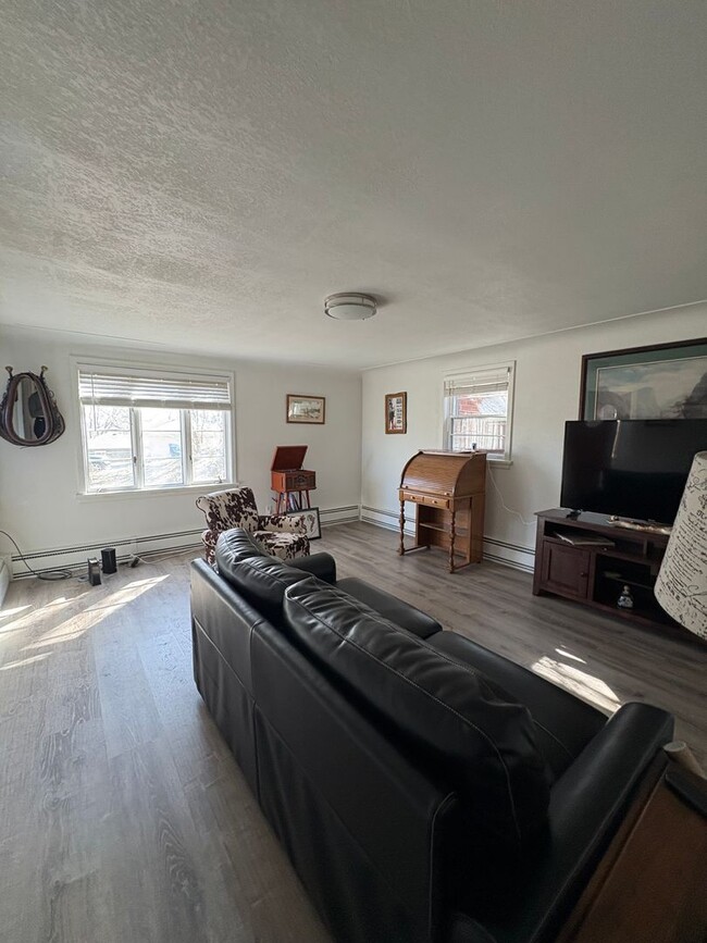 Building Photo - 514 Avenue D