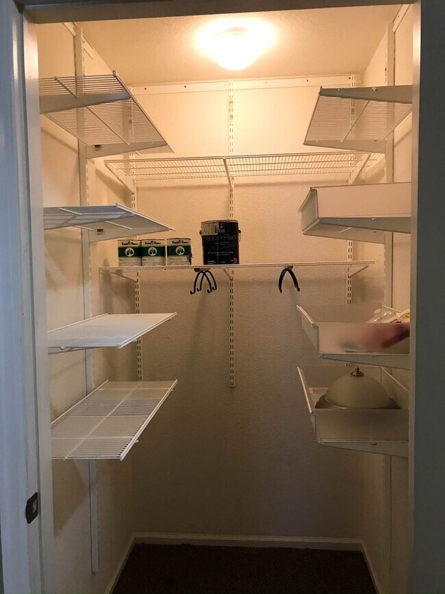 Building Photo - Beautifully Remodeled 3-Bed Condo in the Heart of Parker — Ground-Level, Stylish, and Steps From ...