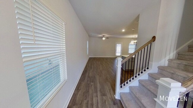 Building Photo - 768 Lightrail Dr