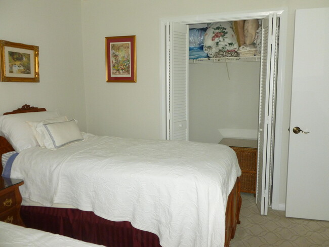 Building Photo - 3 SE Turtle Creek Dr