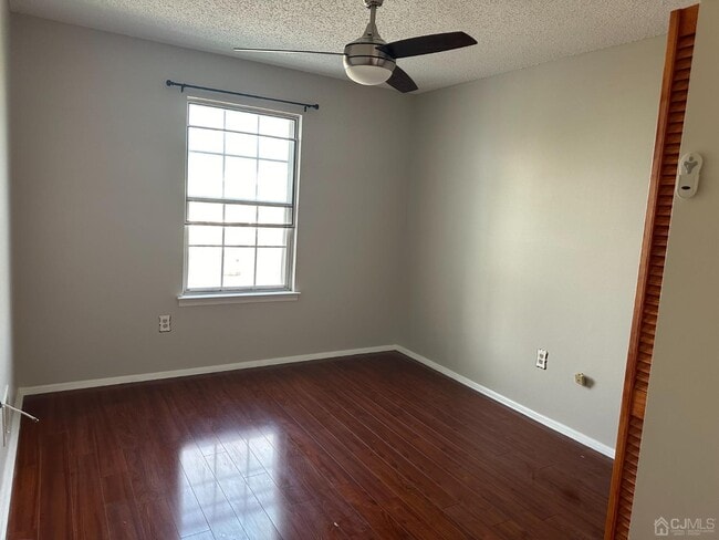 Building Photo - 498 Witney Ct