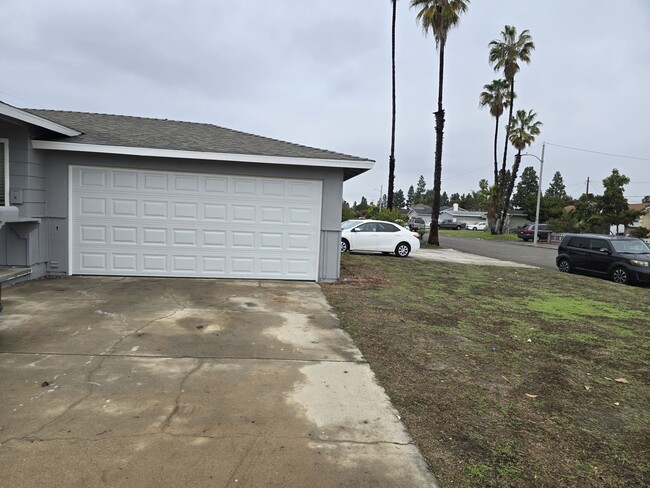 Building Photo - Spacious Rental In Garden Grove