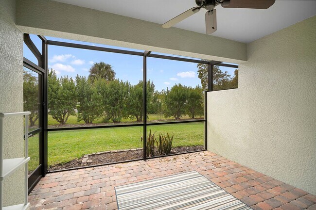 Building Photo - Stunning  2-bedr 2-bath+ Den/office home located in the desirable Lindsford in Fort Myers