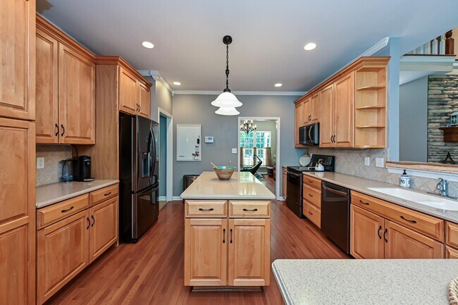 Building Photo - 8729 Riverwood Rd