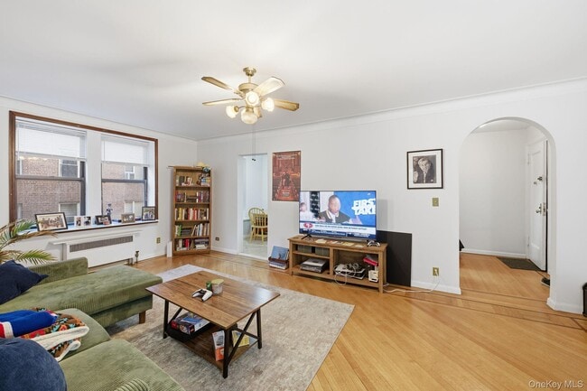 Building Photo - 1 Broad Pkwy