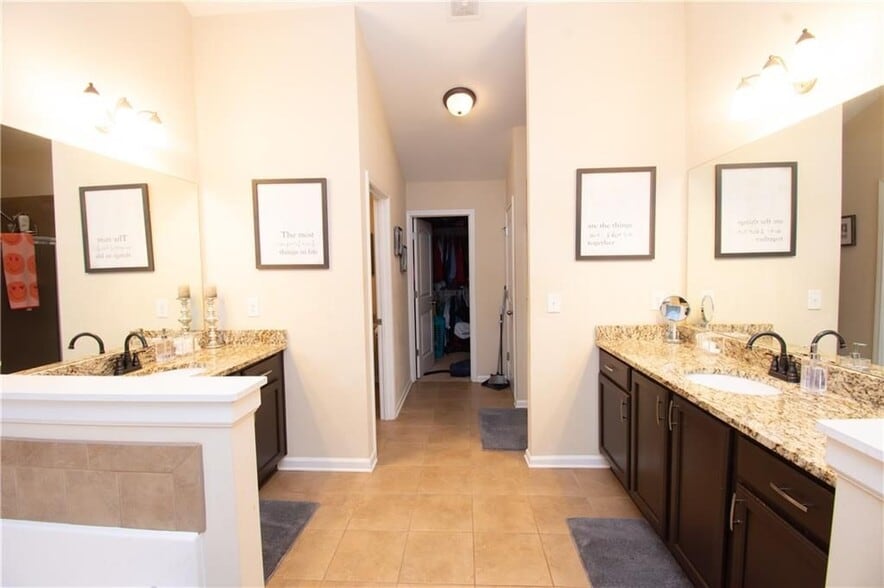 Building Photo - 5143 Olive Branch Cir