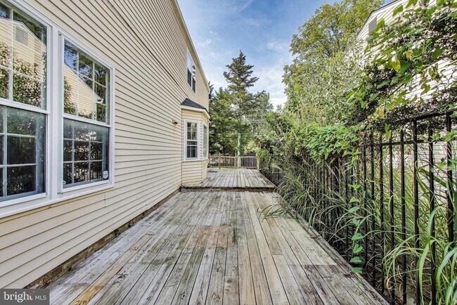 Building Photo - 10323 Snowpine Way