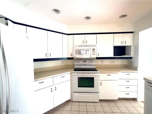 Building Photo - 675 Wedge Dr