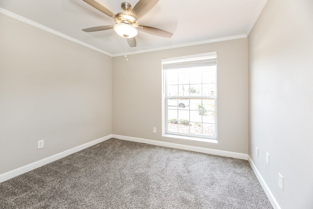 Building Photo - 3013 Hampstead Dr