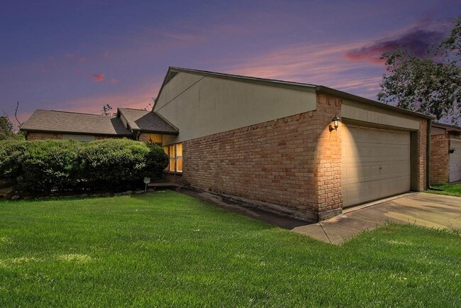 Building Photo - 5026 Spring Forest Dr