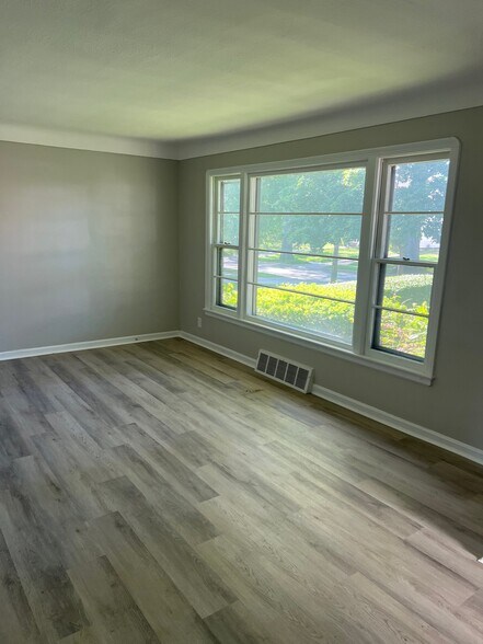 Building Photo - 17408 Invermere Ave