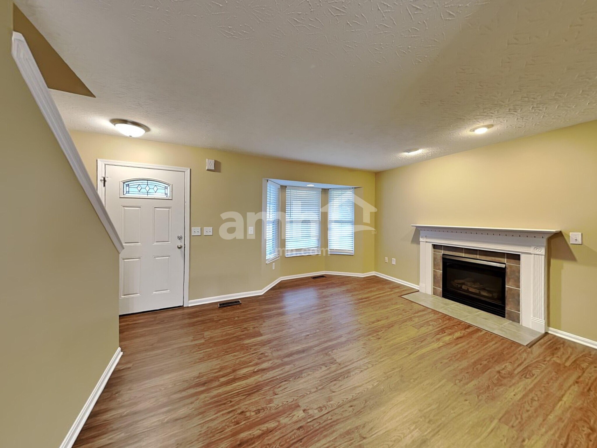 Building Photo - 2058 River Birch Dr