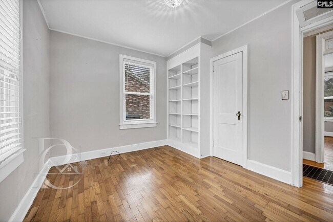 Building Photo - 711 S Prospect St