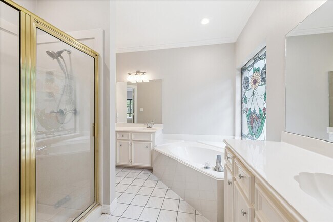 Building Photo - 23818 Pin Oak Dr