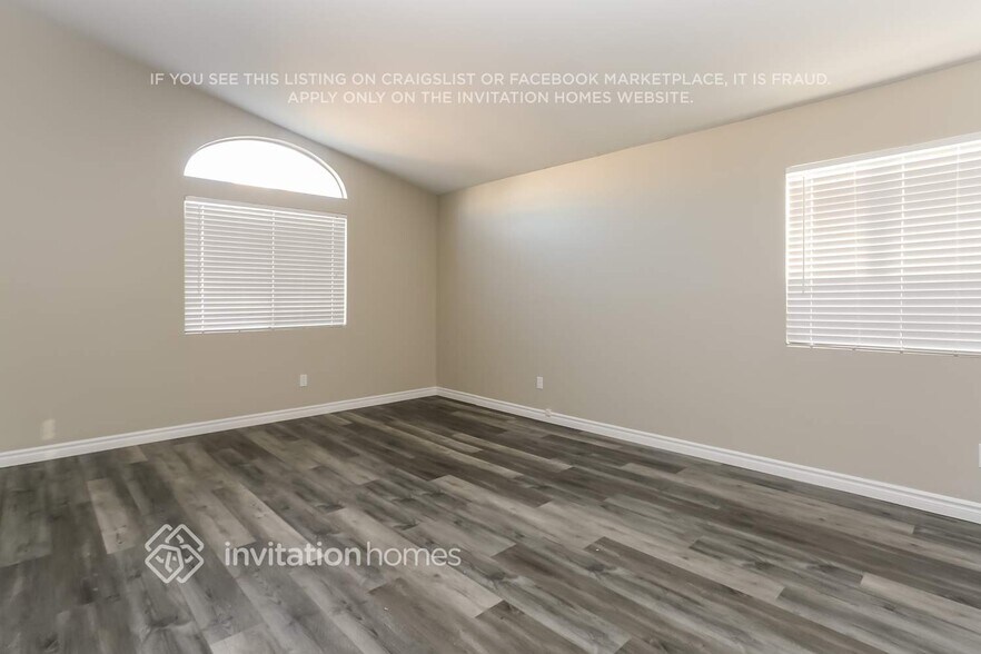 Building Photo - 7120 Golden Desert Ave
