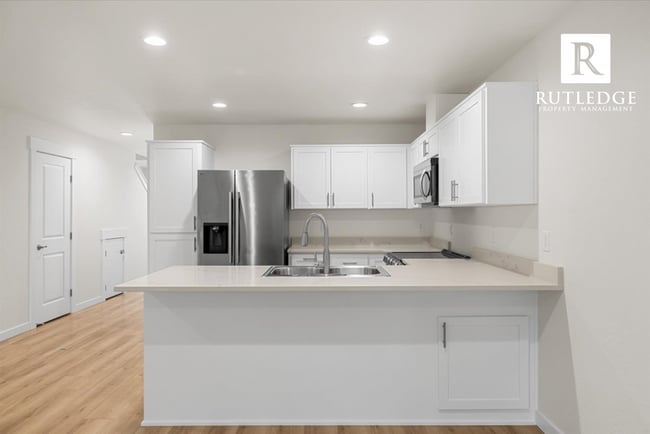 Building Photo - STUNNING 3 Bed / 2.5 Bath Brand New Townhome!!