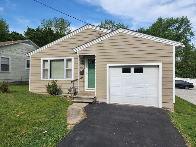 Building Photo - Bungalow Style w/  " Lots of New "