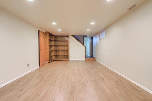 Building Photo - 3084 W Chenango Ave