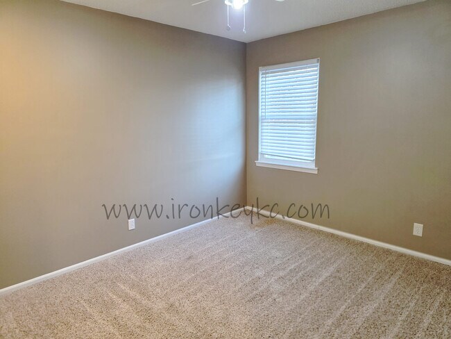 Building Photo - 10176 Haskins St