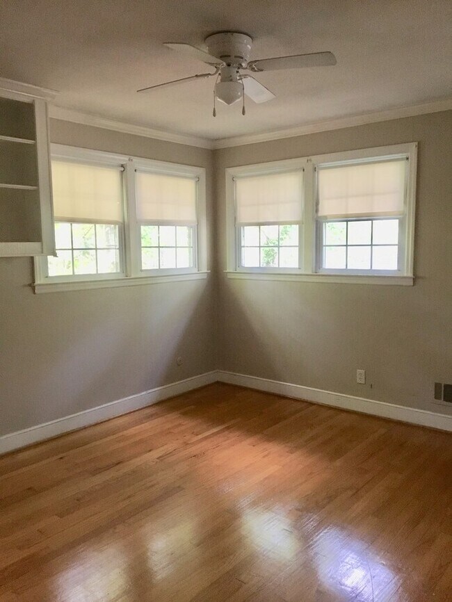 Building Photo - Forest Acres