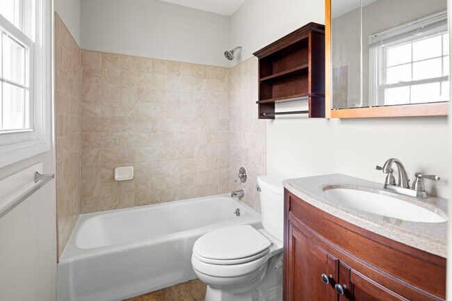 Building Photo - Spacious Ranch Home