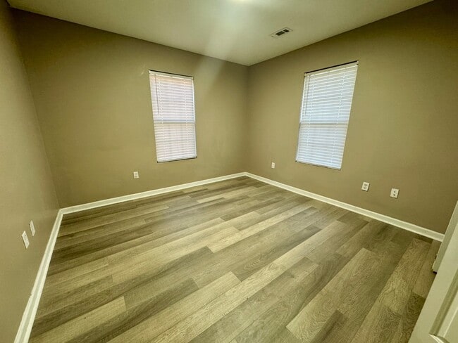 Building Photo - 208 Ohara Dr