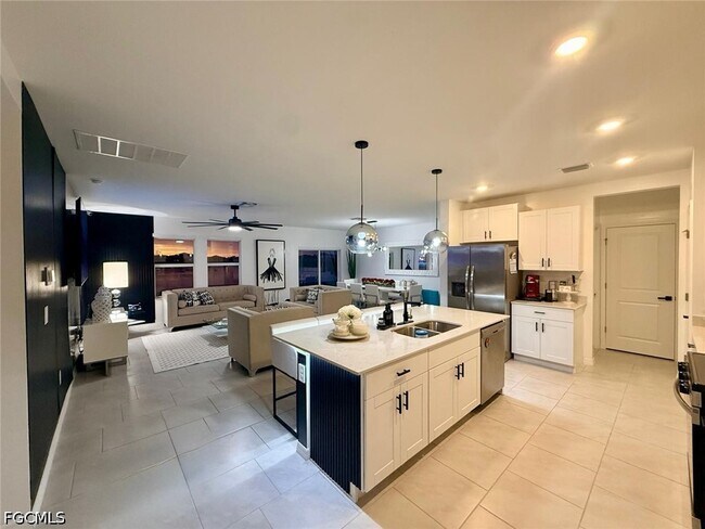 Building Photo - 17645 Paradiso Wy