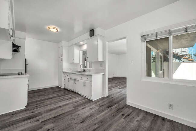 Building Photo - 3706 Redondo Beach Blvd