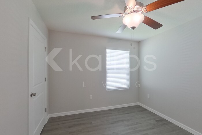 Building Photo - 8700 SW 43rd Ter