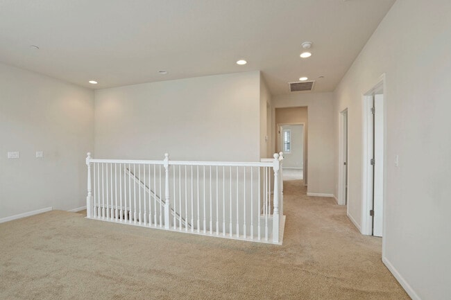 Building Photo - 3920 Purple Finch Ln