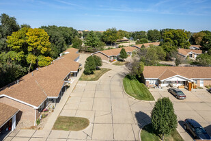 Building Photo - Four Seasons Community