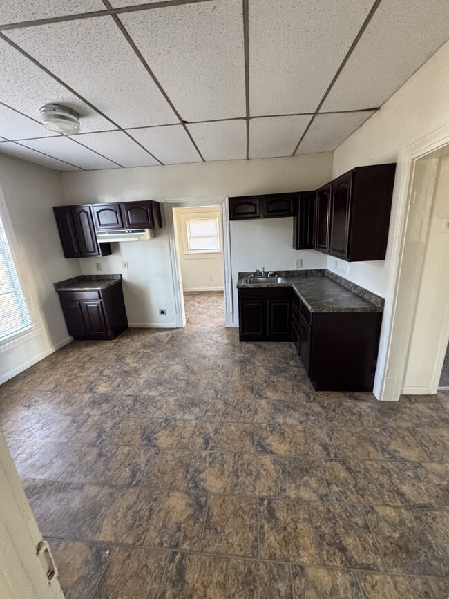 Building Photo - 3900 38th Ave N