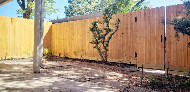 Building Photo - 12633 Memorial Dr