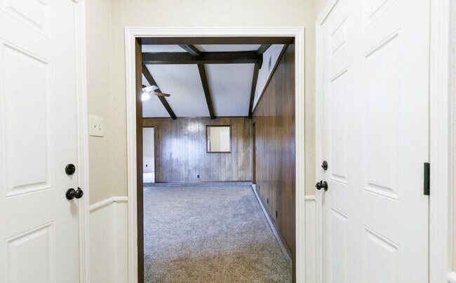 Building Photo - 3406 65th Dr