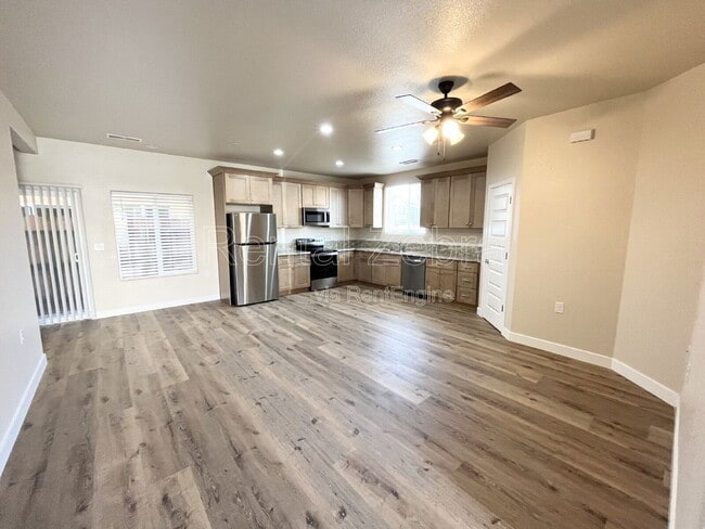 Building Photo - 1349 Belmont Dr