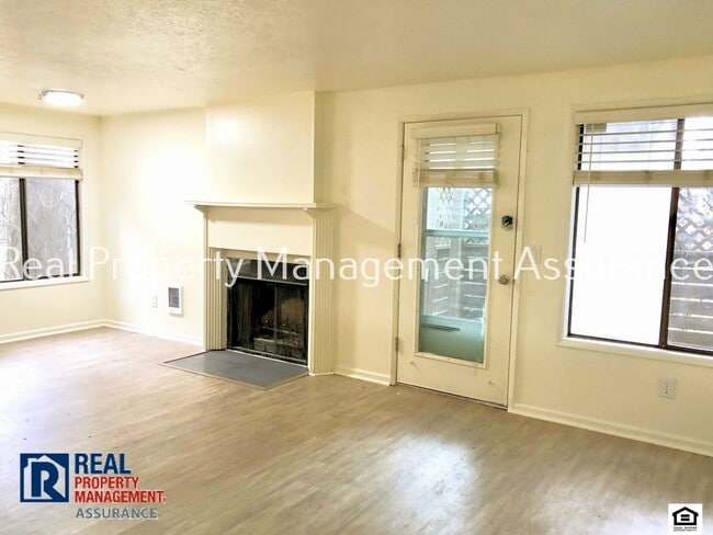 Primary Photo - 7081 SW Montauk Cir