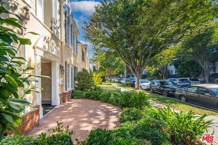 Building Photo - 212 S Reeves Dr