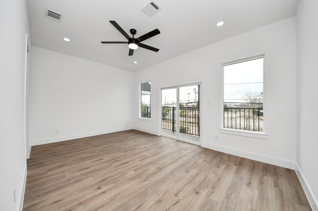 Building Photo - 3308 Hardy St